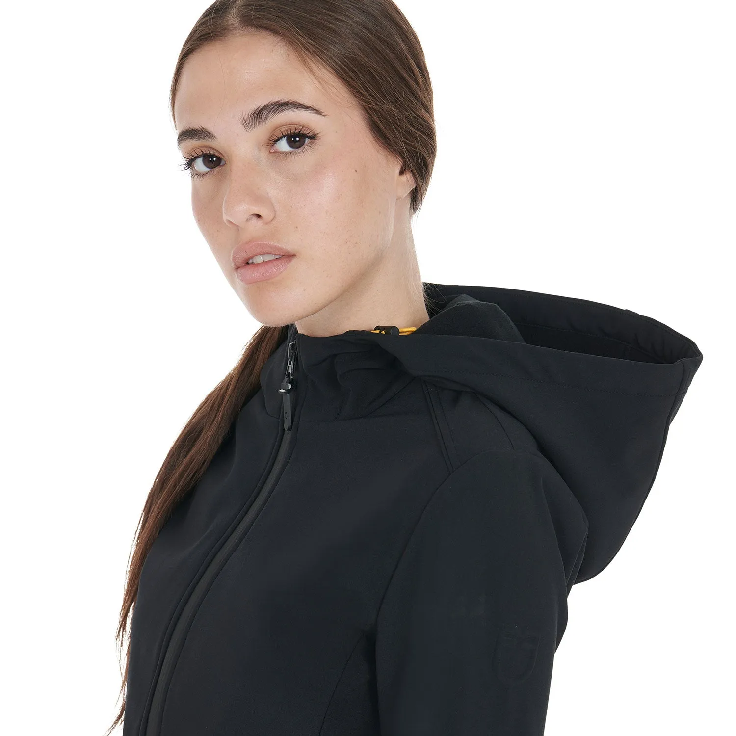 WOMEN'S SLIM FIT SOFTSHELL JACKET WITH CONCEALED POCKETS